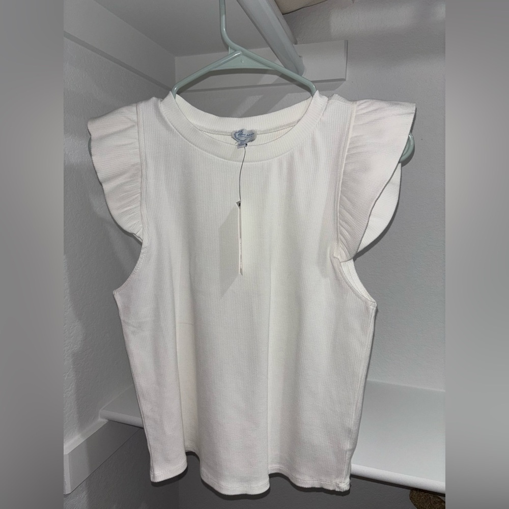 Francesca's Collections White Sleeveless Top